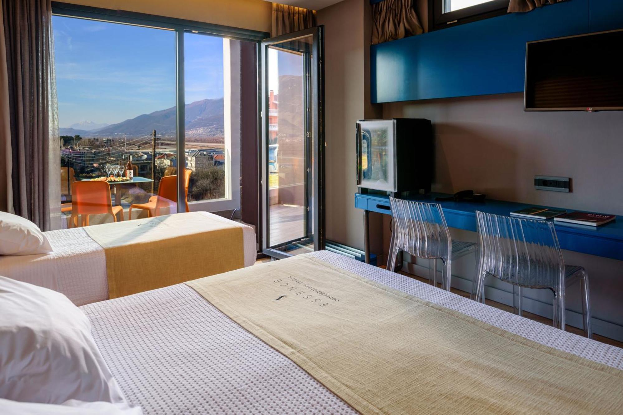 Essence Hotel Ioannina Bagian luar foto
