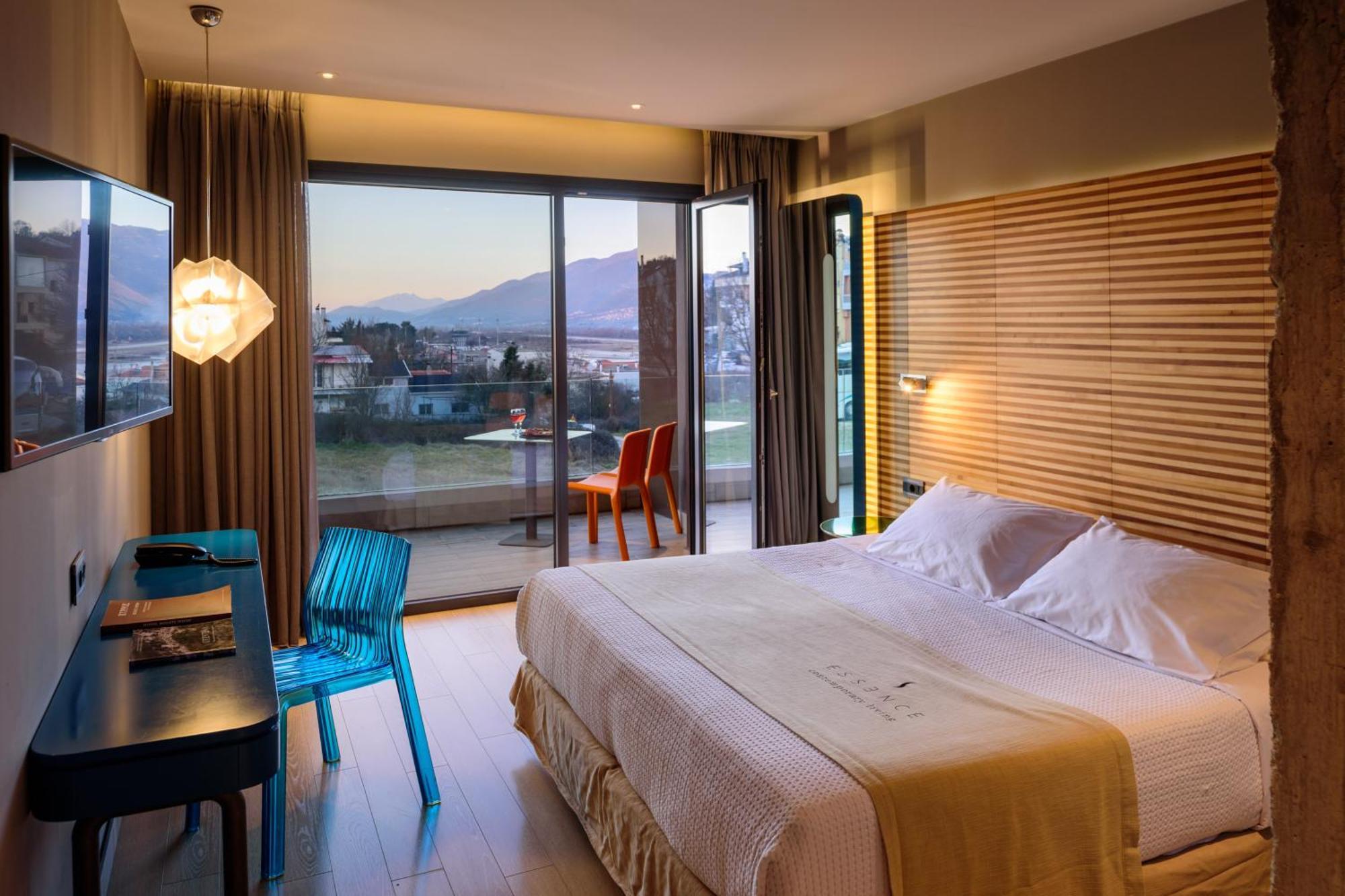 Essence Hotel Ioannina Bagian luar foto