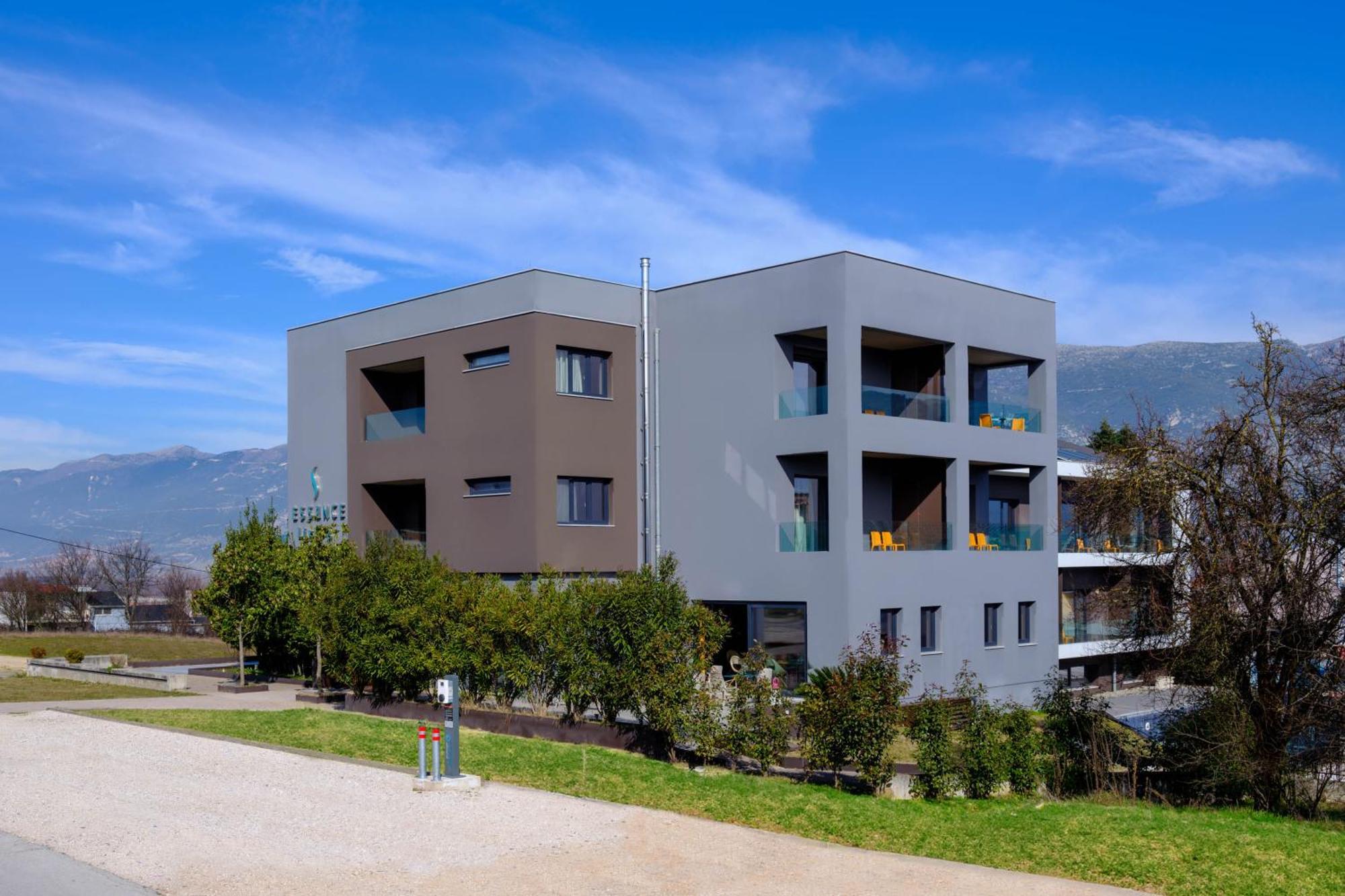 Essence Hotel Ioannina Bagian luar foto