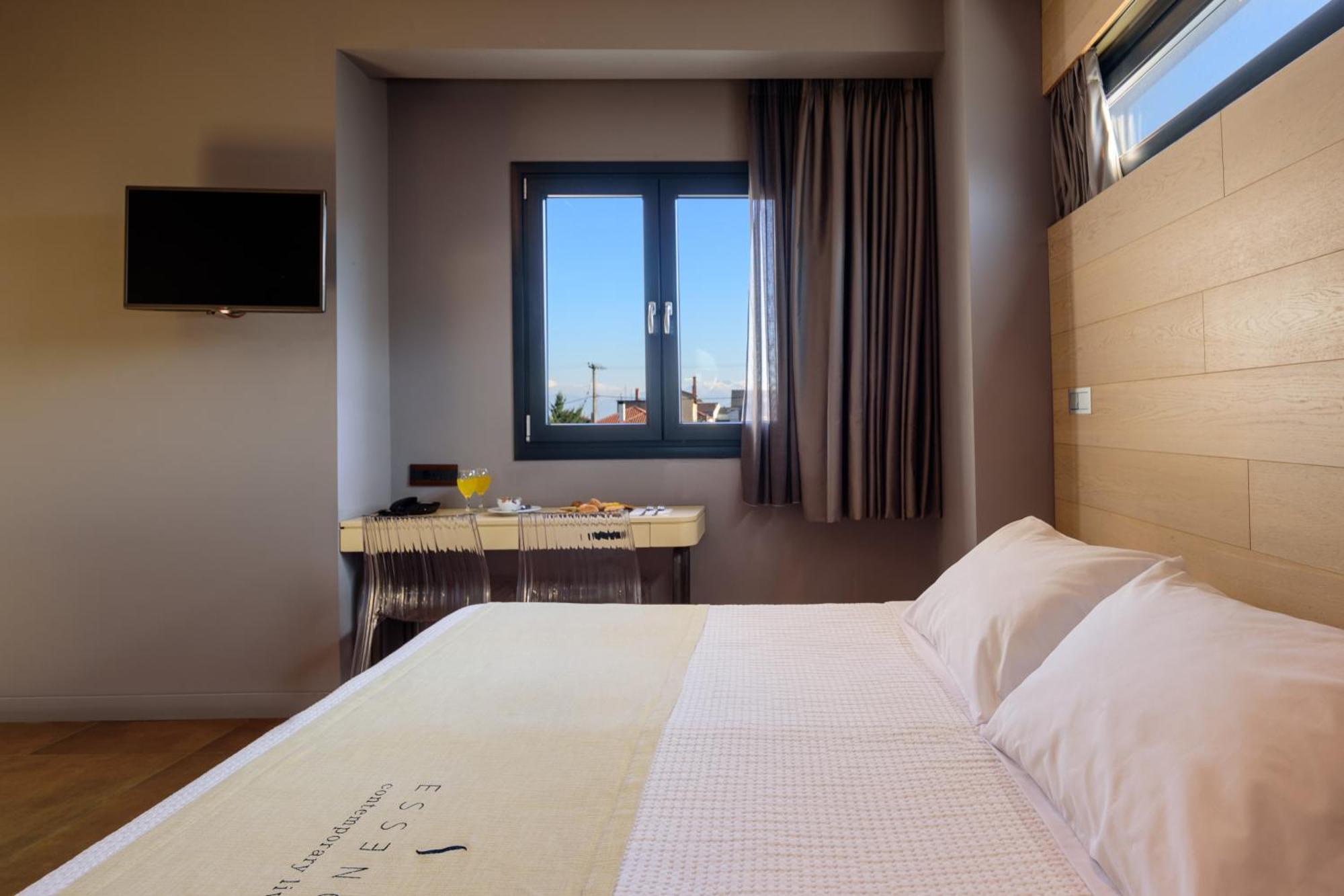 Essence Hotel Ioannina Bagian luar foto
