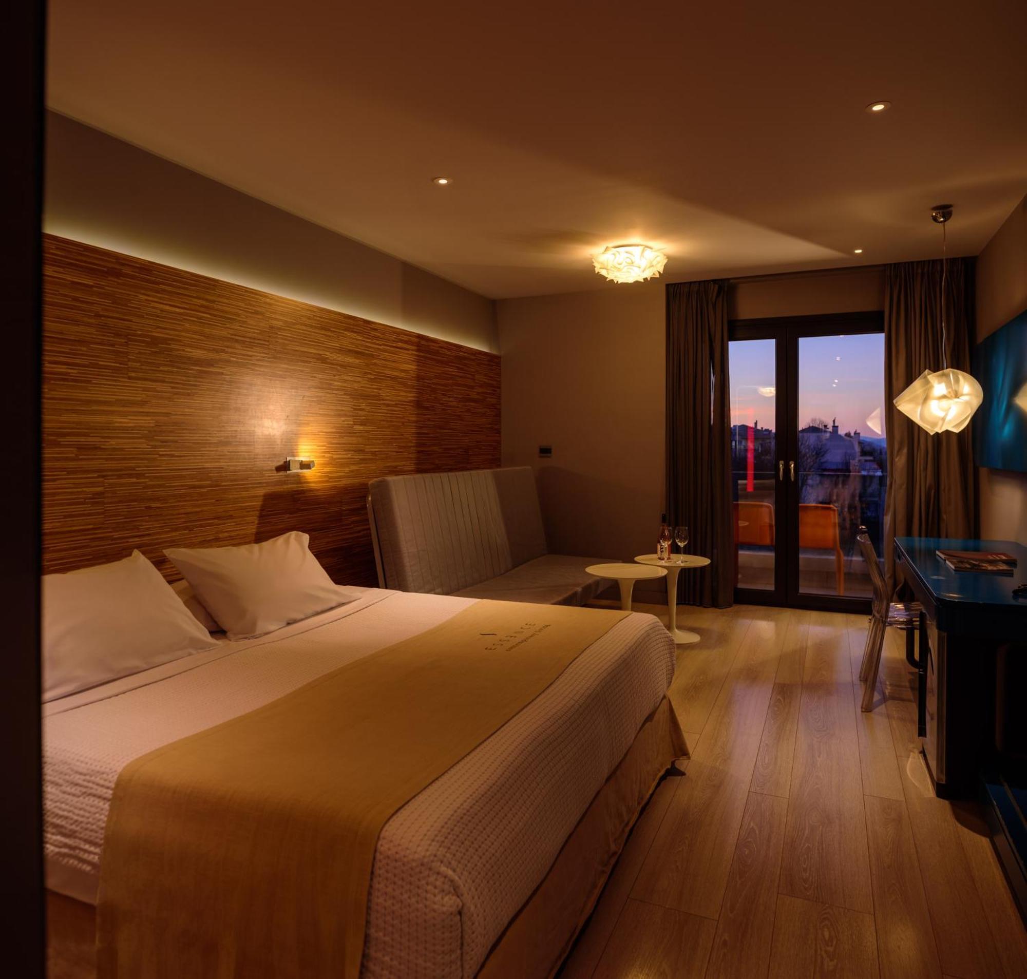 Essence Hotel Ioannina Bagian luar foto