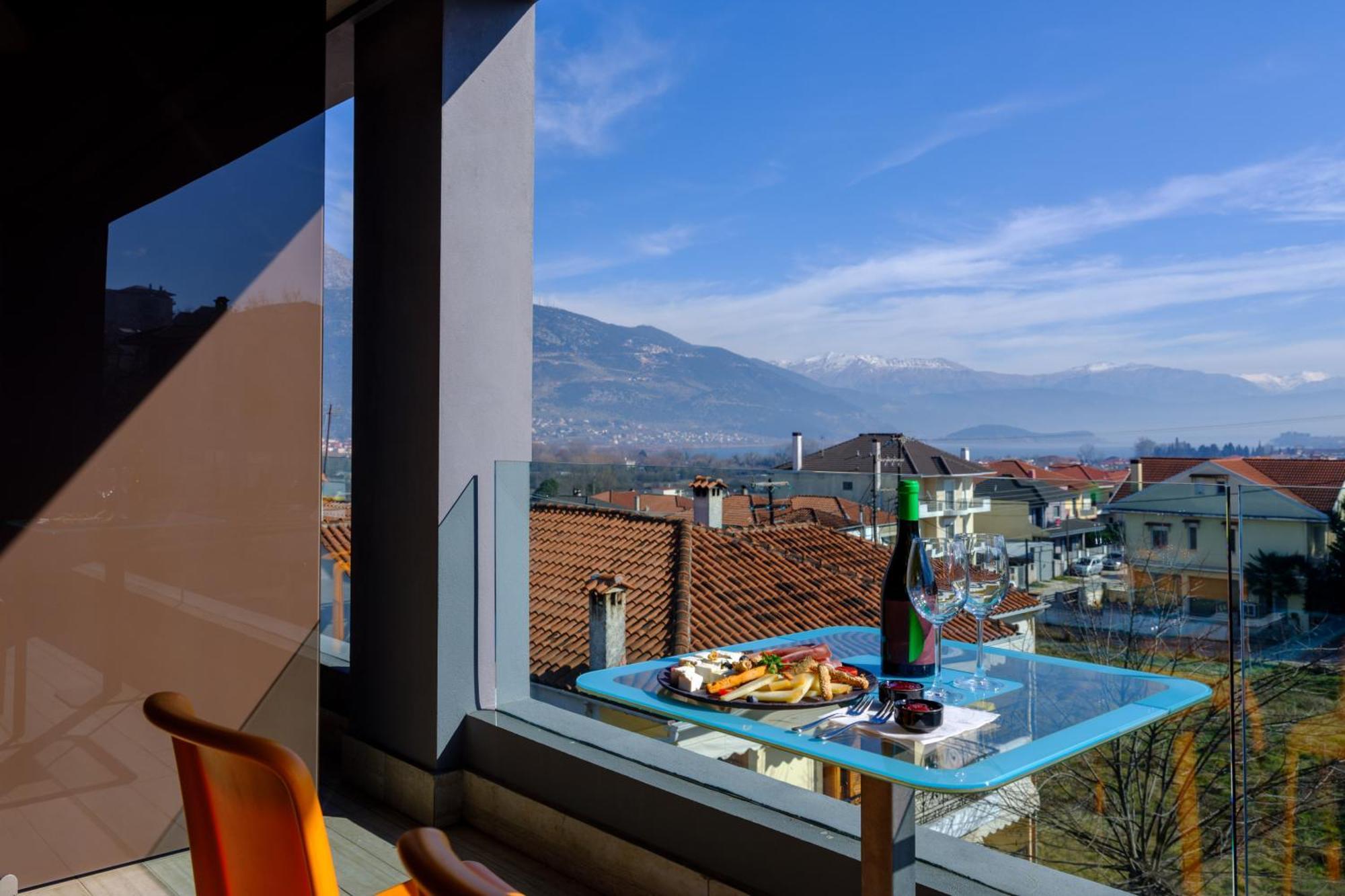 Essence Hotel Ioannina Bagian luar foto