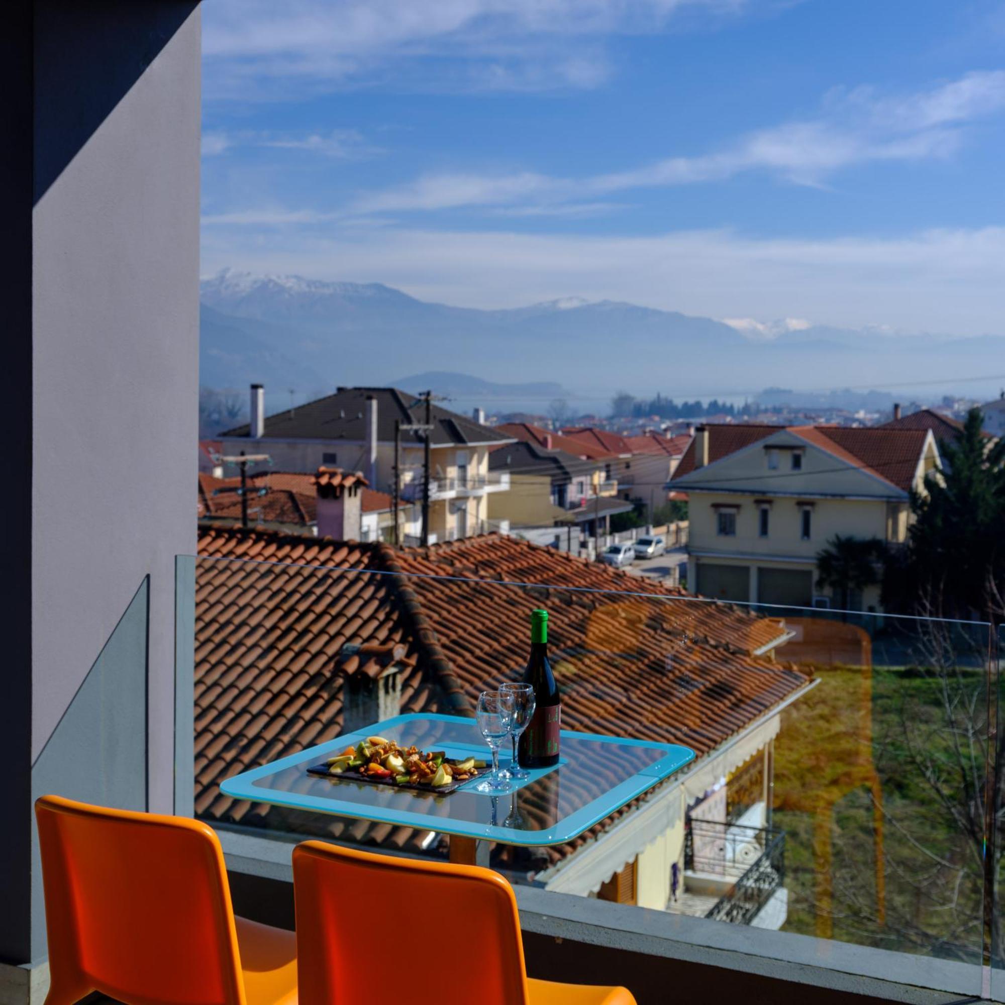 Essence Hotel Ioannina Bagian luar foto