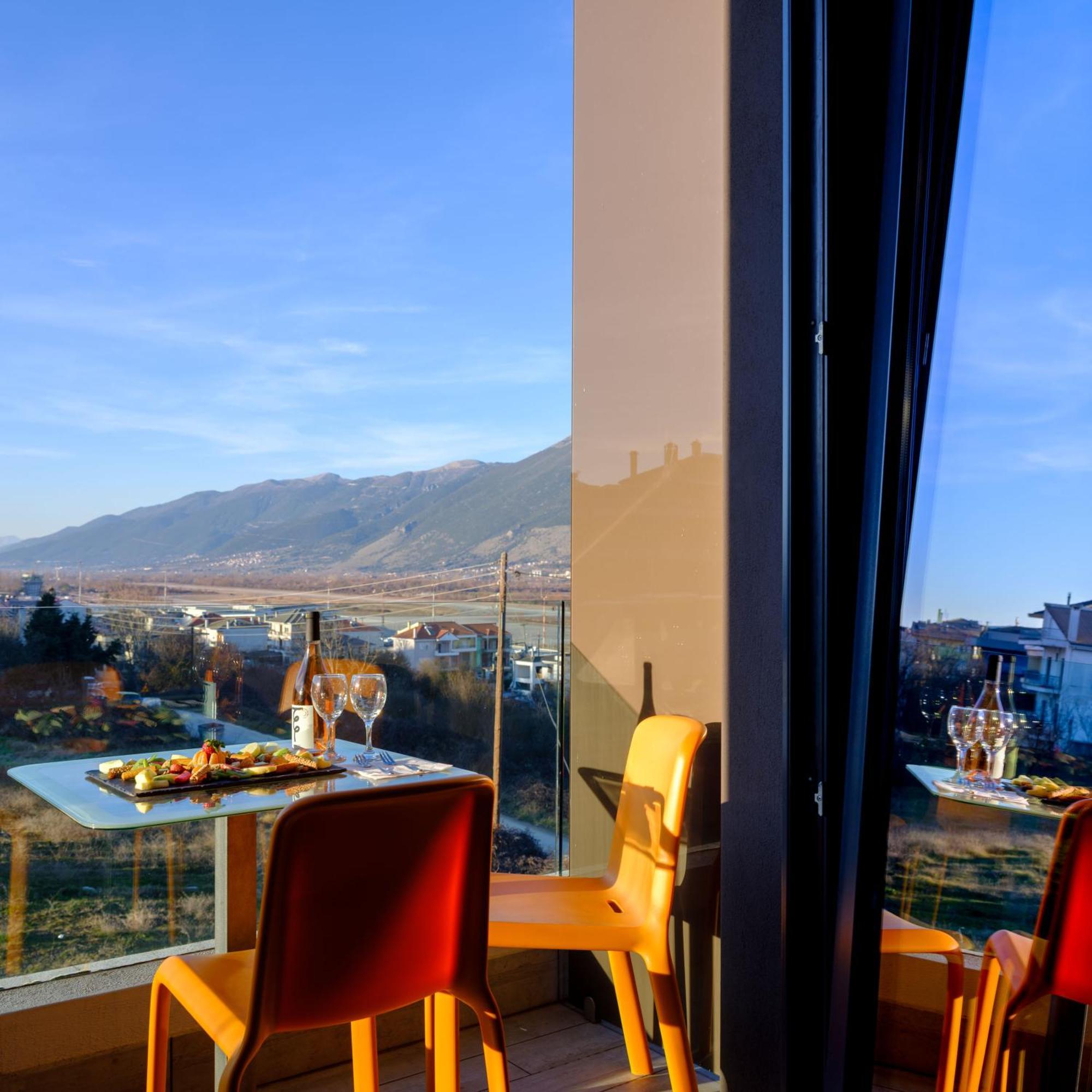 Essence Hotel Ioannina Bagian luar foto