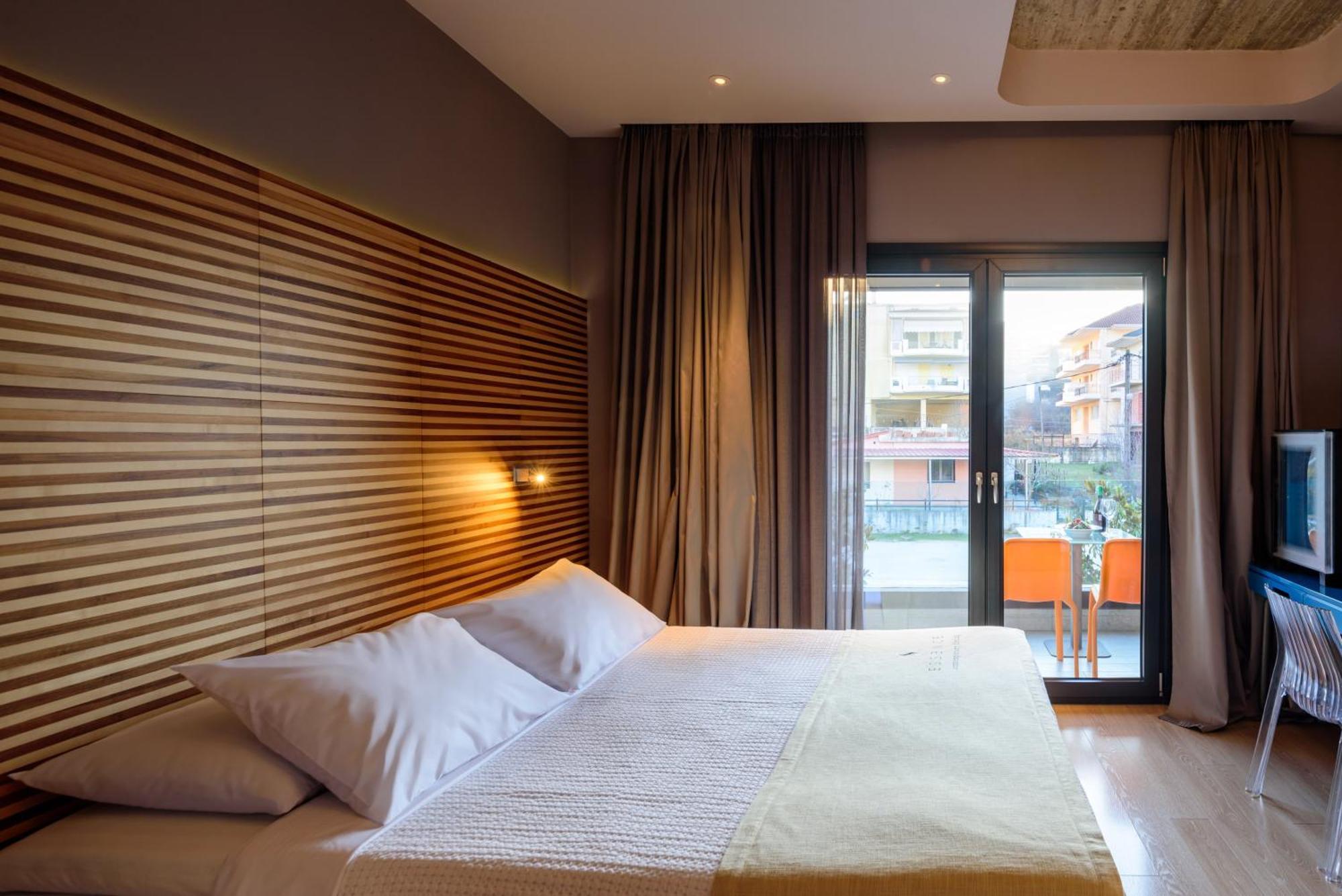 Essence Hotel Ioannina Bagian luar foto