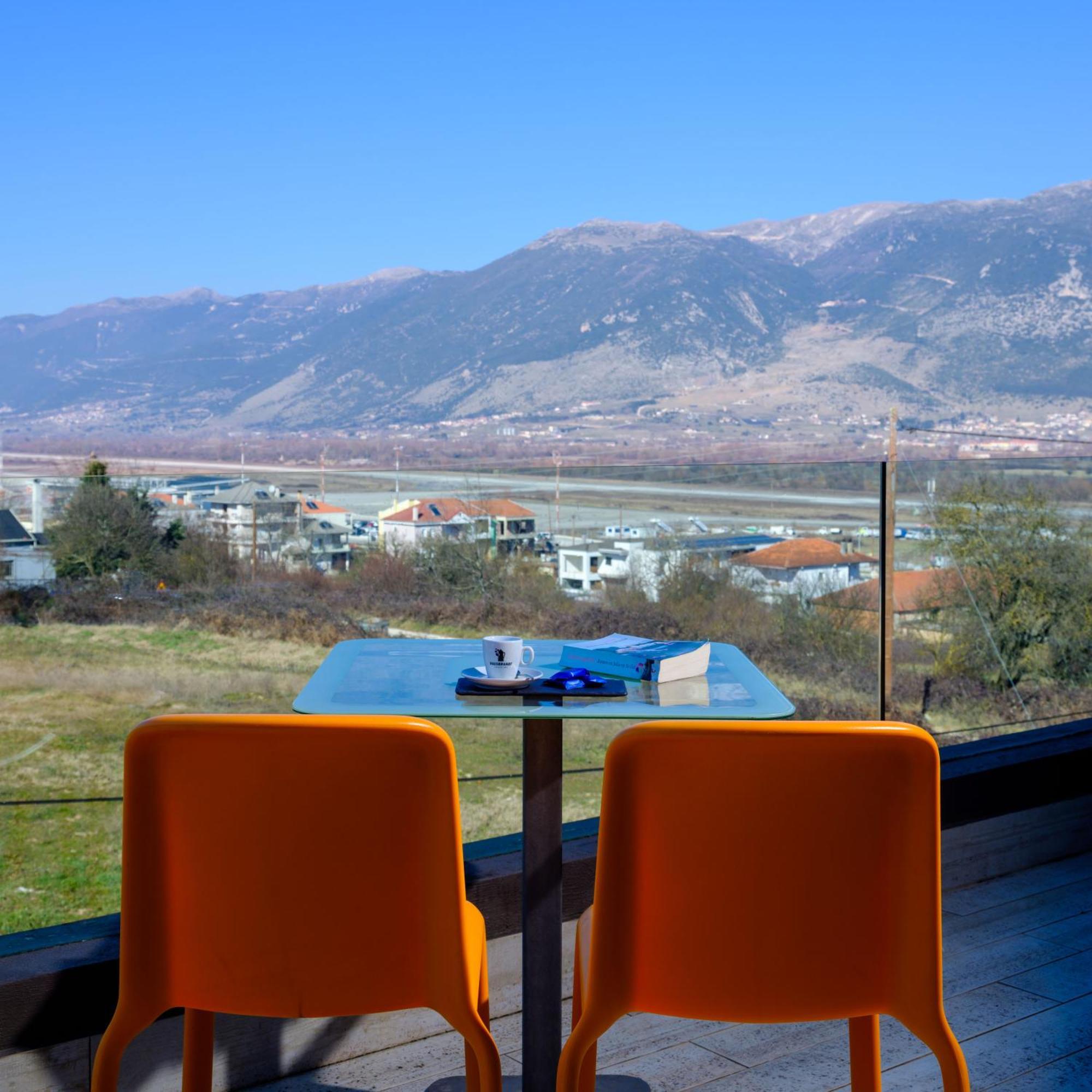 Essence Hotel Ioannina Bagian luar foto